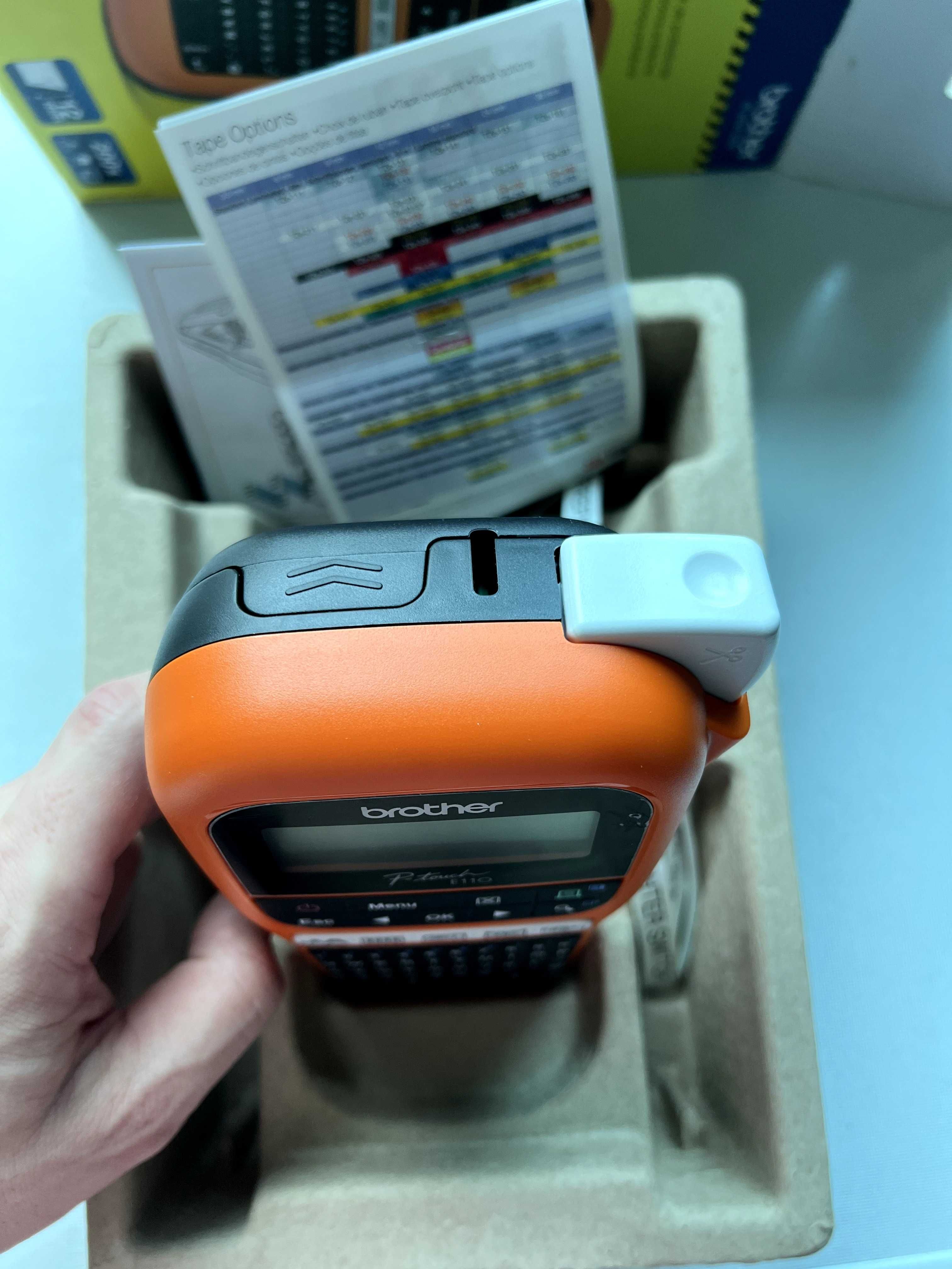 Imprimantă de etichete LCD Brother PT-E110VP