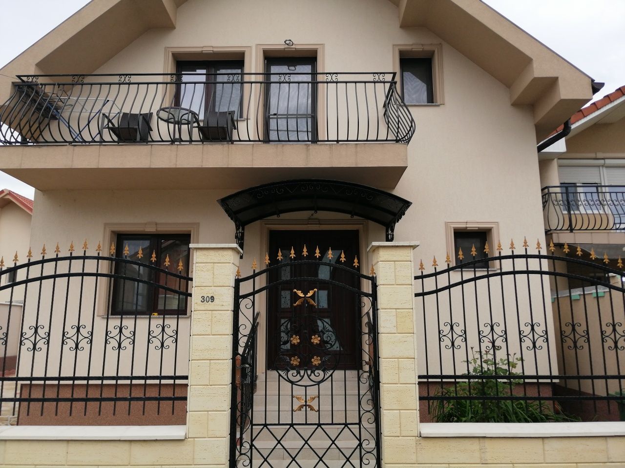 Casa Lena Haieu Baile 1 Ma si Baile Felix