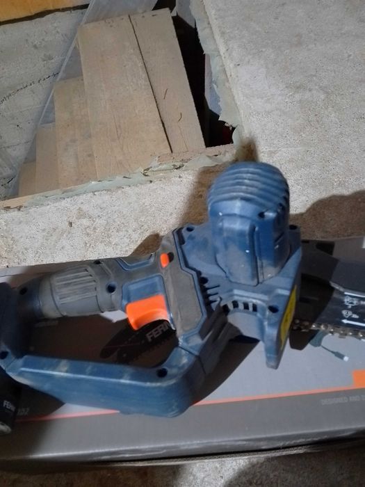 Vând mini fierăstrău ferm