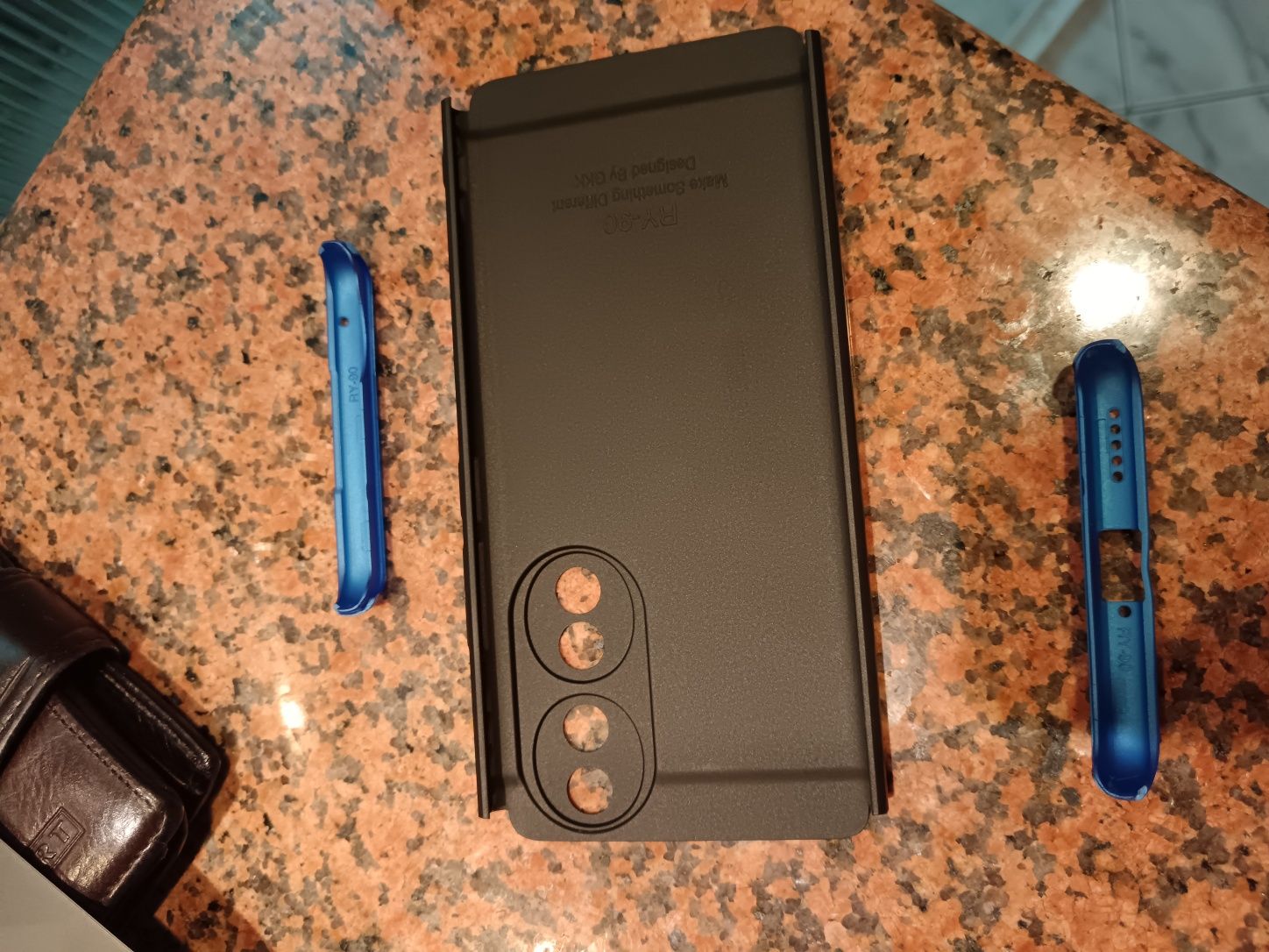 Продавам кейс(гръб) за телефон Honor 90 5G