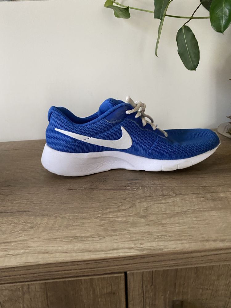 Обувка nike Tanjun