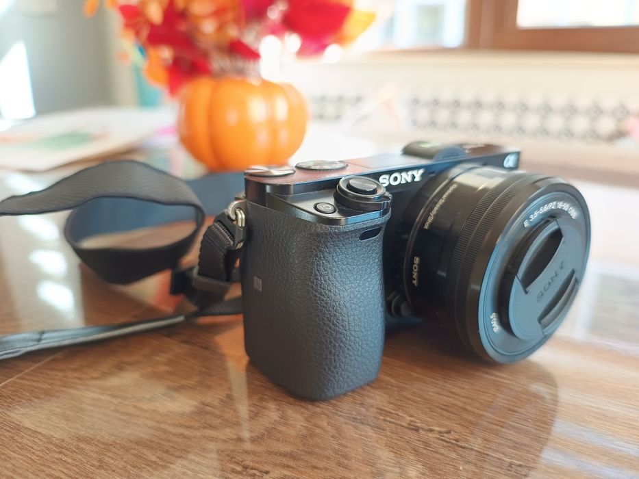 Sony A6000 + обективи и аксесоари