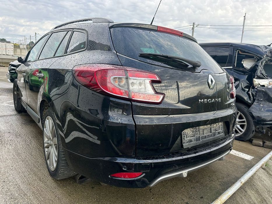 Dezmembrez / Dezmembrari / Piese / Accesorii Renault megane 3 GT break negru 1.5 dci 110 cp 2011 volan stanga