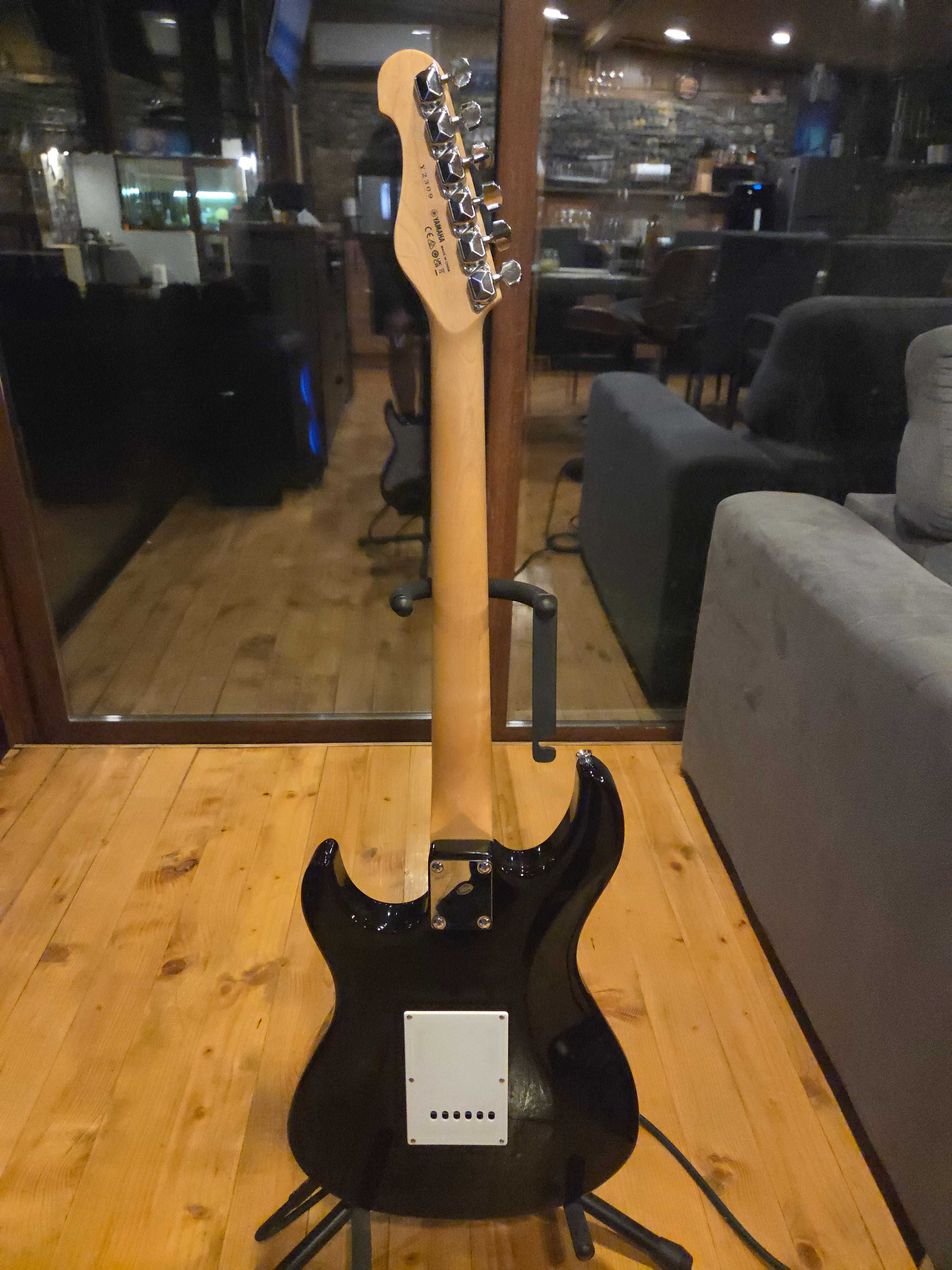 Стартов комплект YAMAHA GUITARS EG112 GP II Black