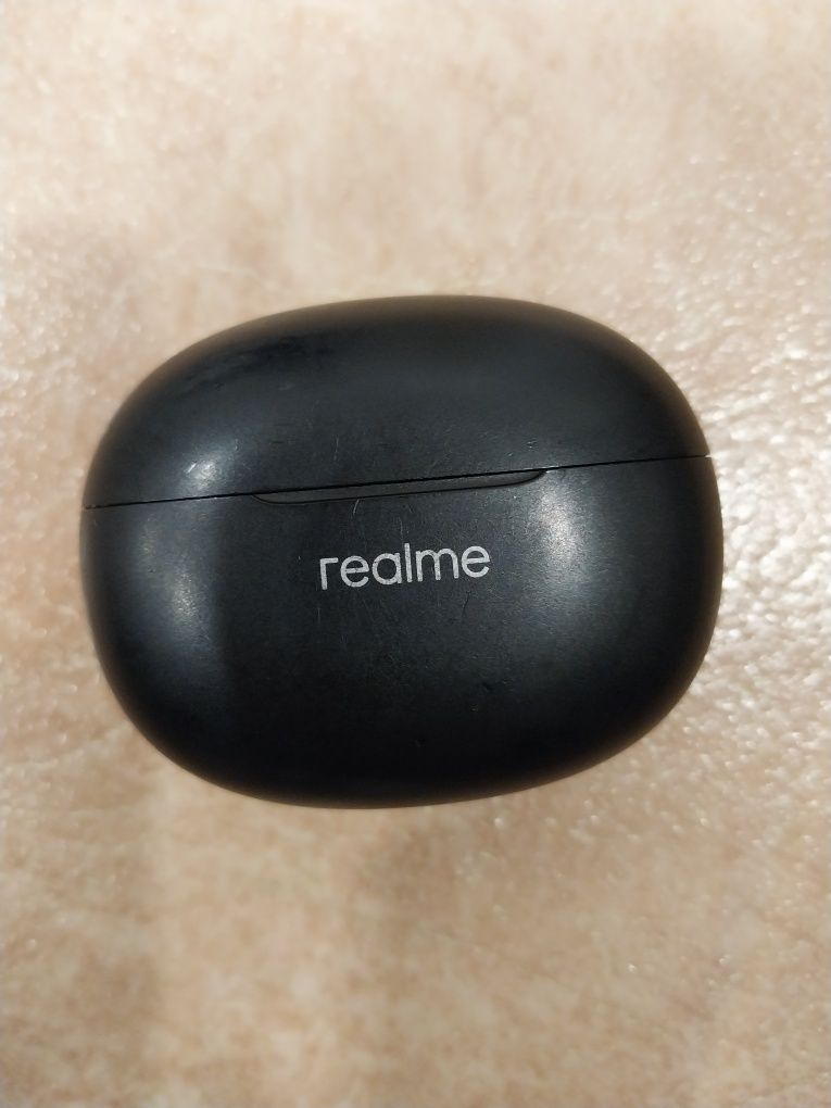 Продам наушники Realme T100