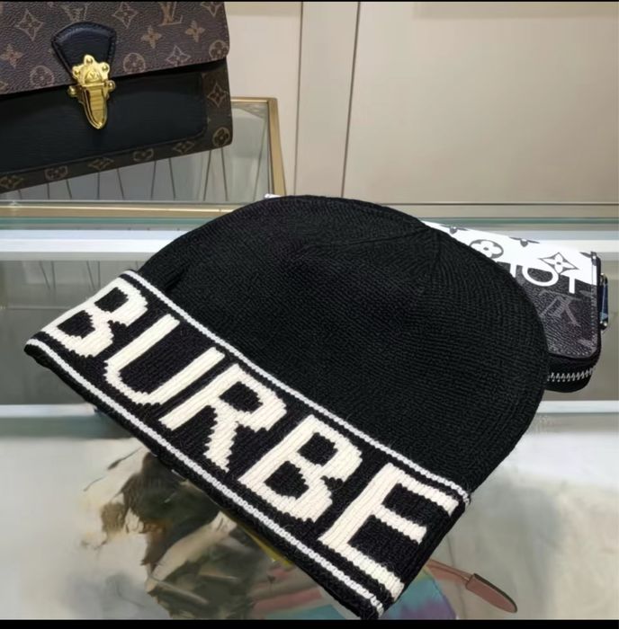 Шапка Барберри ( не ориг )