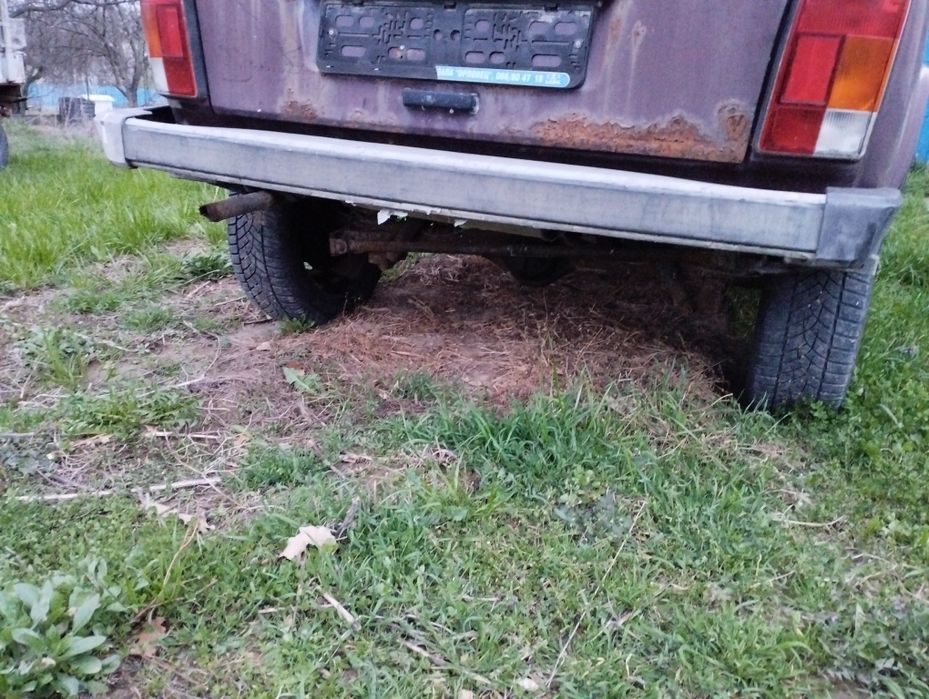 Лада Нива на части