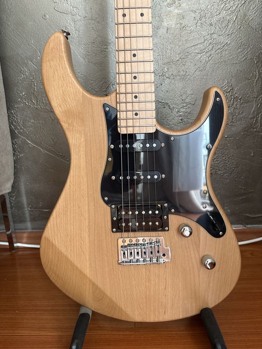 Chitara electrica Yamaha Pacifica 112V