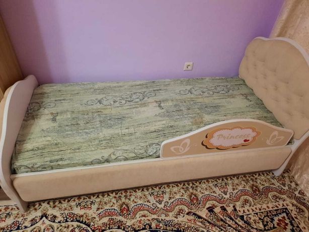 Кровать детская с удобным матрацем 180см длина ширина 80см