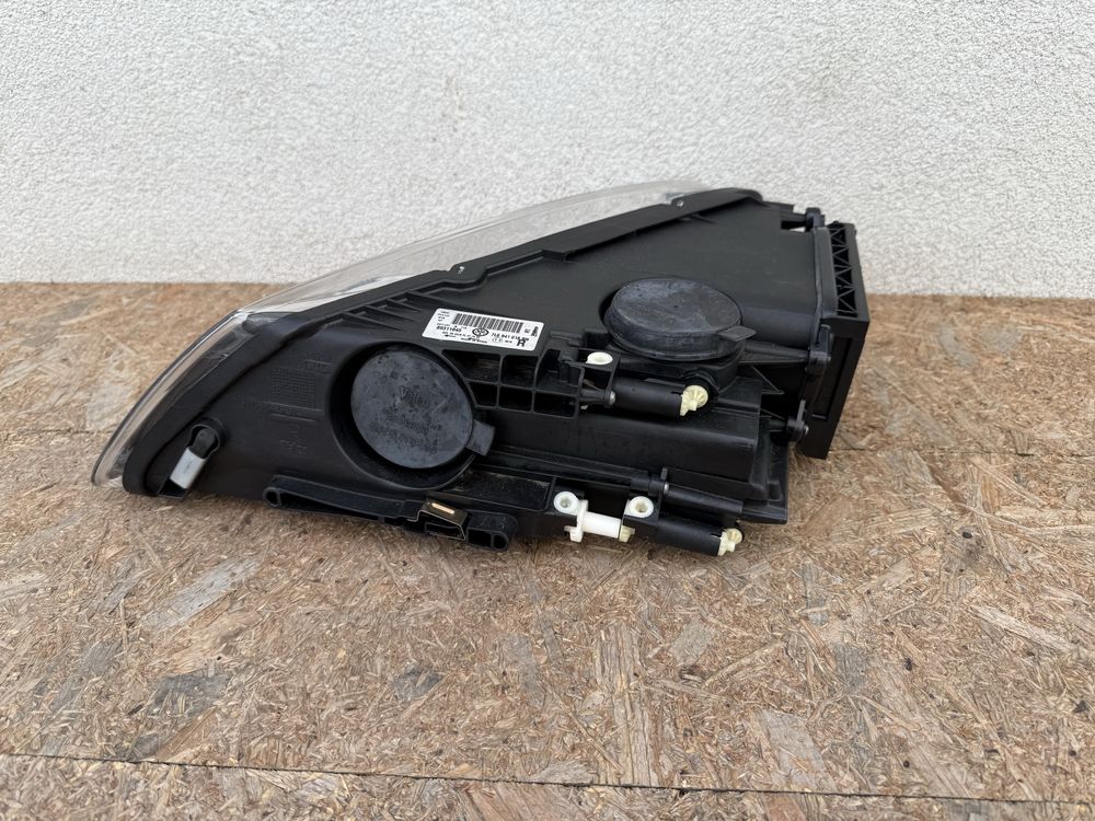 Far dreapta VW Touareg 7L Xenon 2003-2007 Original Europa