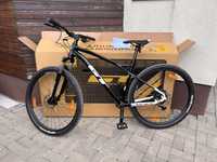 Bicicleta GT Avalanche Comp Gloss Black