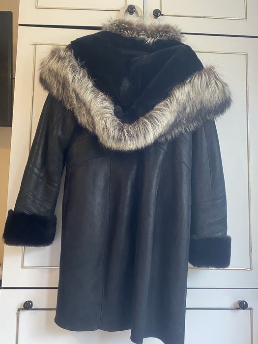 Черен кожух от естествена кожа