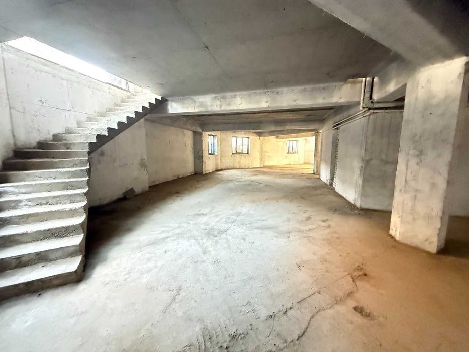 Продается помещения 600м2 на Чиланзаре Ц квартал SH83