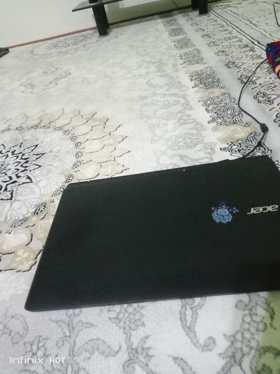 Acer notbook sotiladi