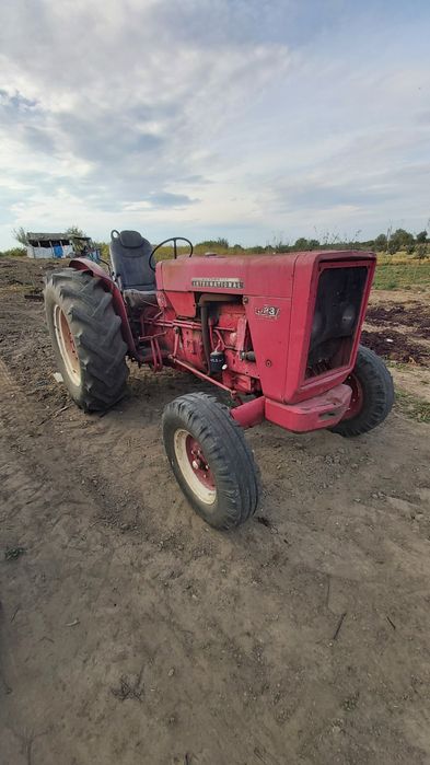 Vind tractor casee internațional de 55cai