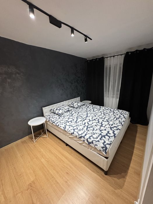 Inchiriez in regim hitelier apartament cu 3 camere zona centrala