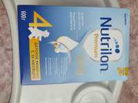 Смесь детская  Нутрилон и Нестожен Nutrition premium 4 Nestogen 4