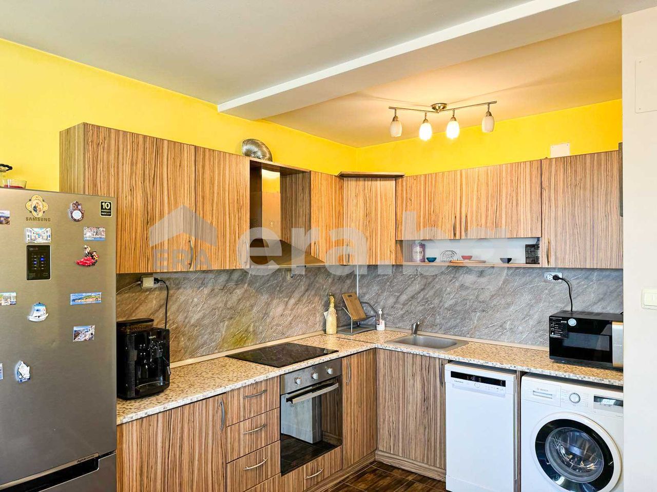 Продава се Четиристаен апартамент в Варна, Лятно кино Тракия - 151 кв.м за 2179 €/кв.м - Снимка #2