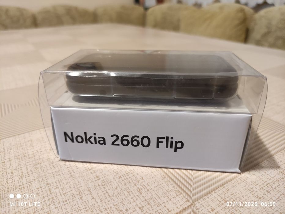 Nokia 2660 flip  4G - с капаче