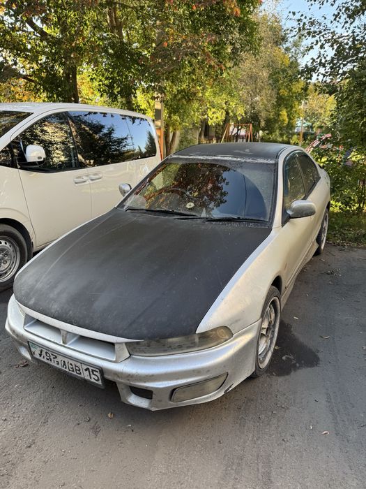 Машина Mitsubishi Galant