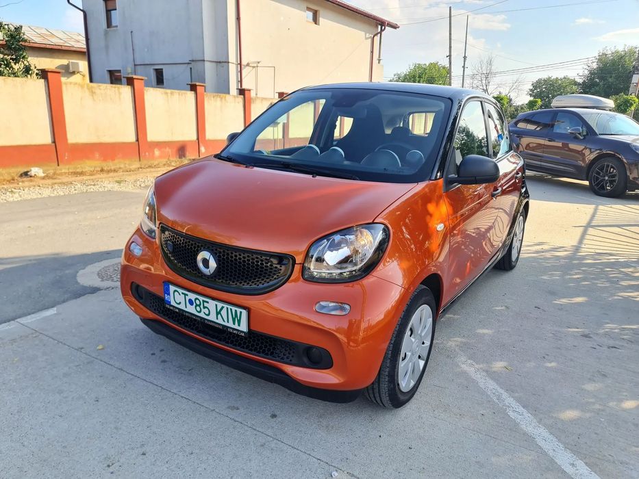 Smart Forfour Masina perfecta pentru oras cu baterii noi