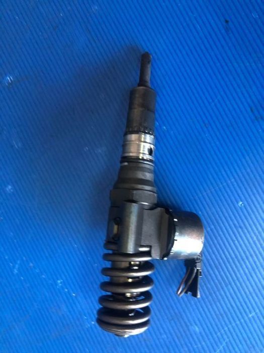 injector 2.0 tdi audi a3 8p a4 b7 vw golf 5