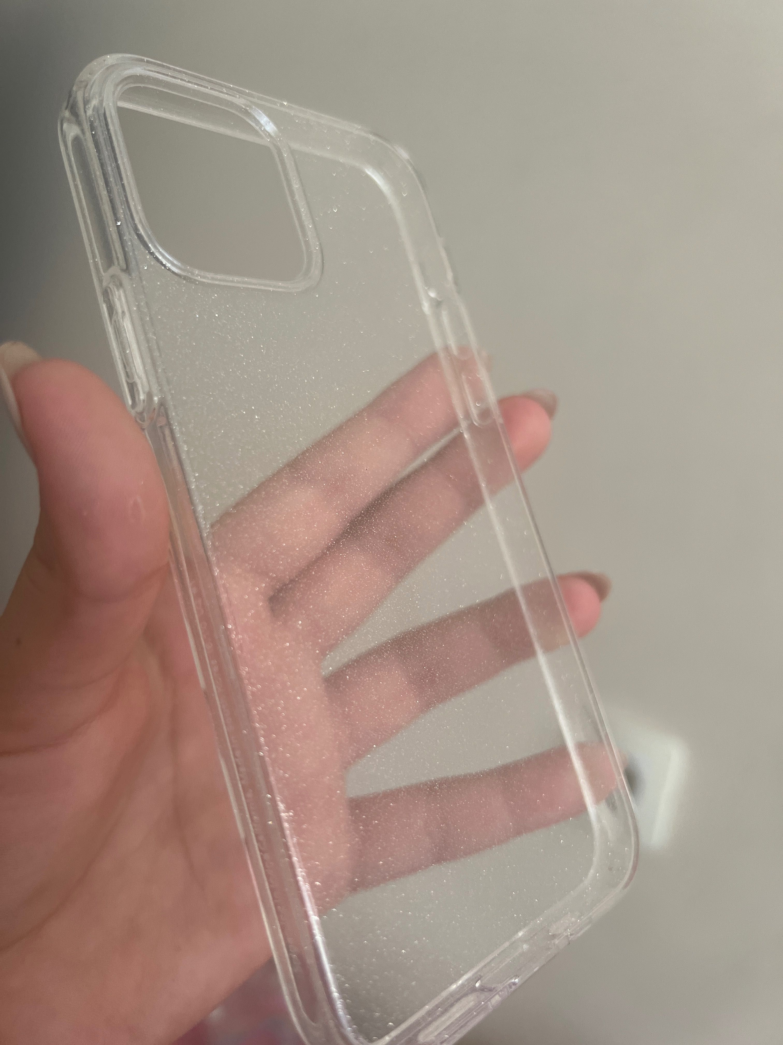 Калъф за 12 pro apple  безцветен с частици , чисто нов