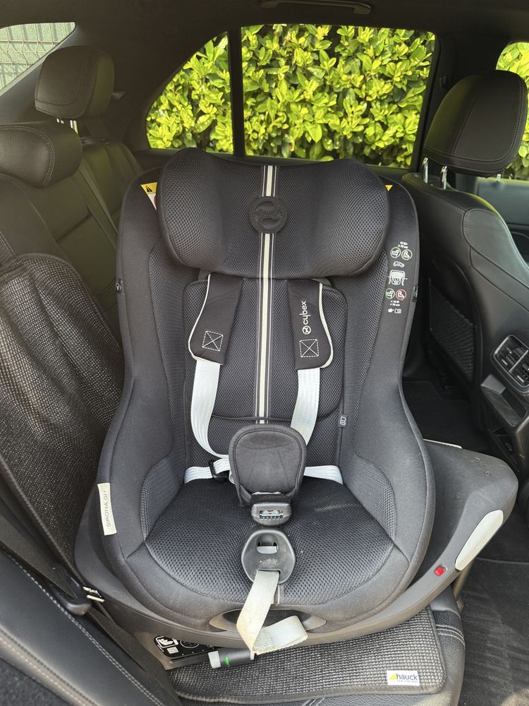 Детско столче за кола Cybex Sirona G i-size plus с база