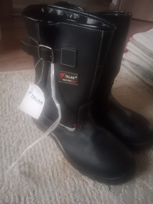 продам мужской новый сапоги