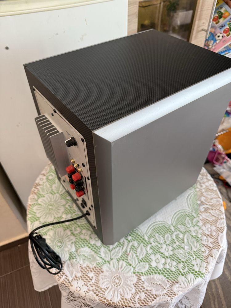 Като нов Subwoofer JBl SUB200/230