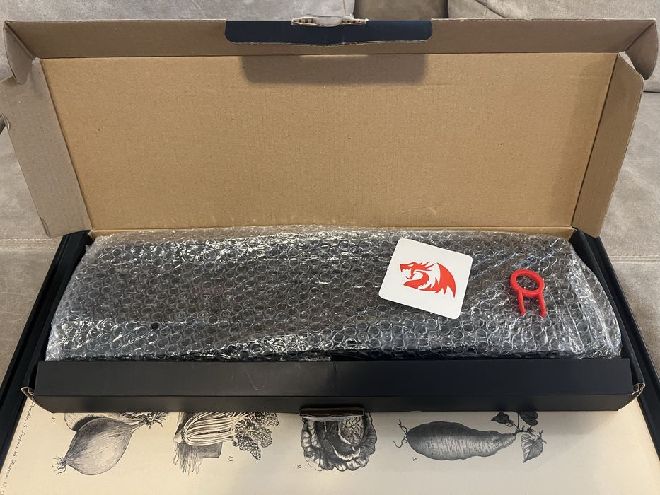 Tastatura gaming mecanica Redragon Mitra RGB K551RGB-1-BK