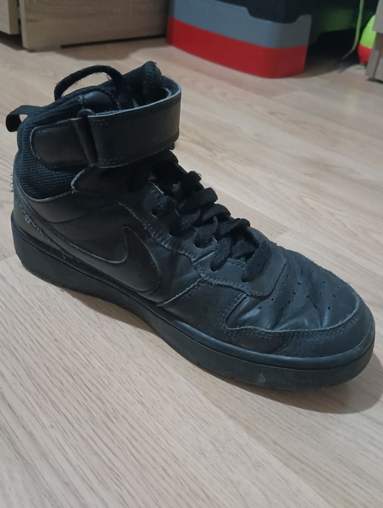 Обувки Nike 38,5