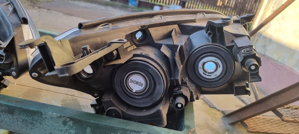 Faruri noi toyota rav-4 2009. Stanga Dreapta.