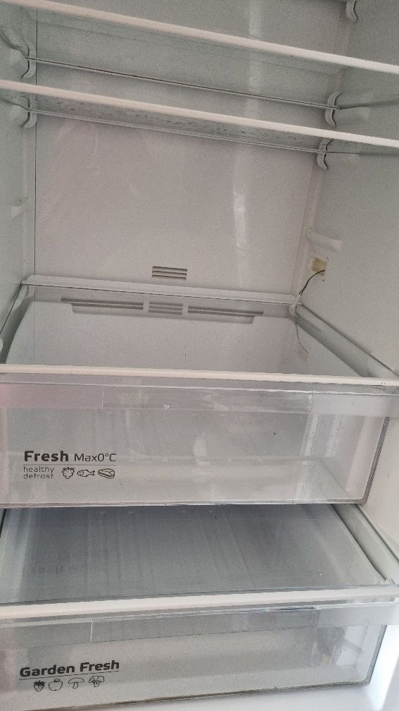 Frigider Arctic nofrost