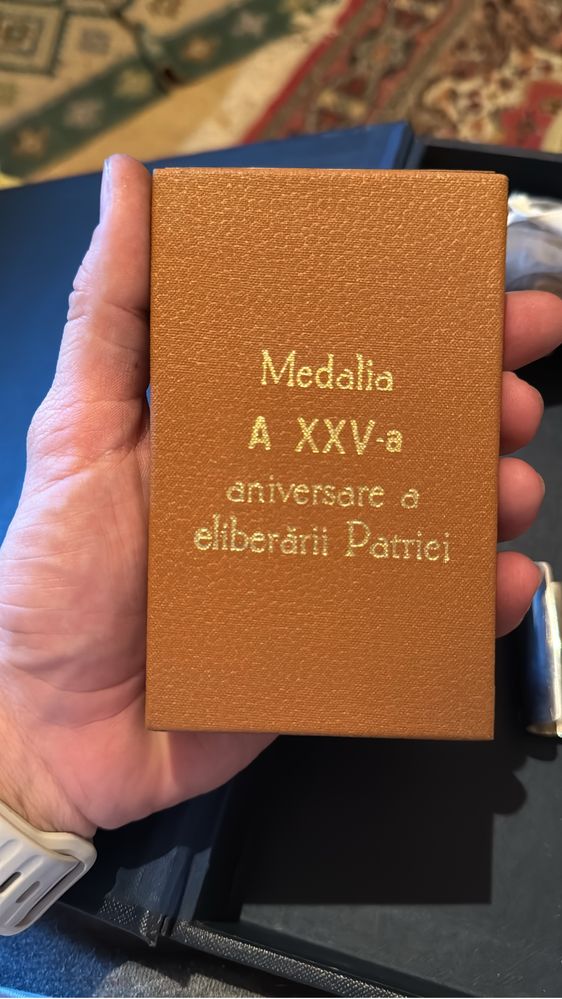 Medalii de merit comuniste