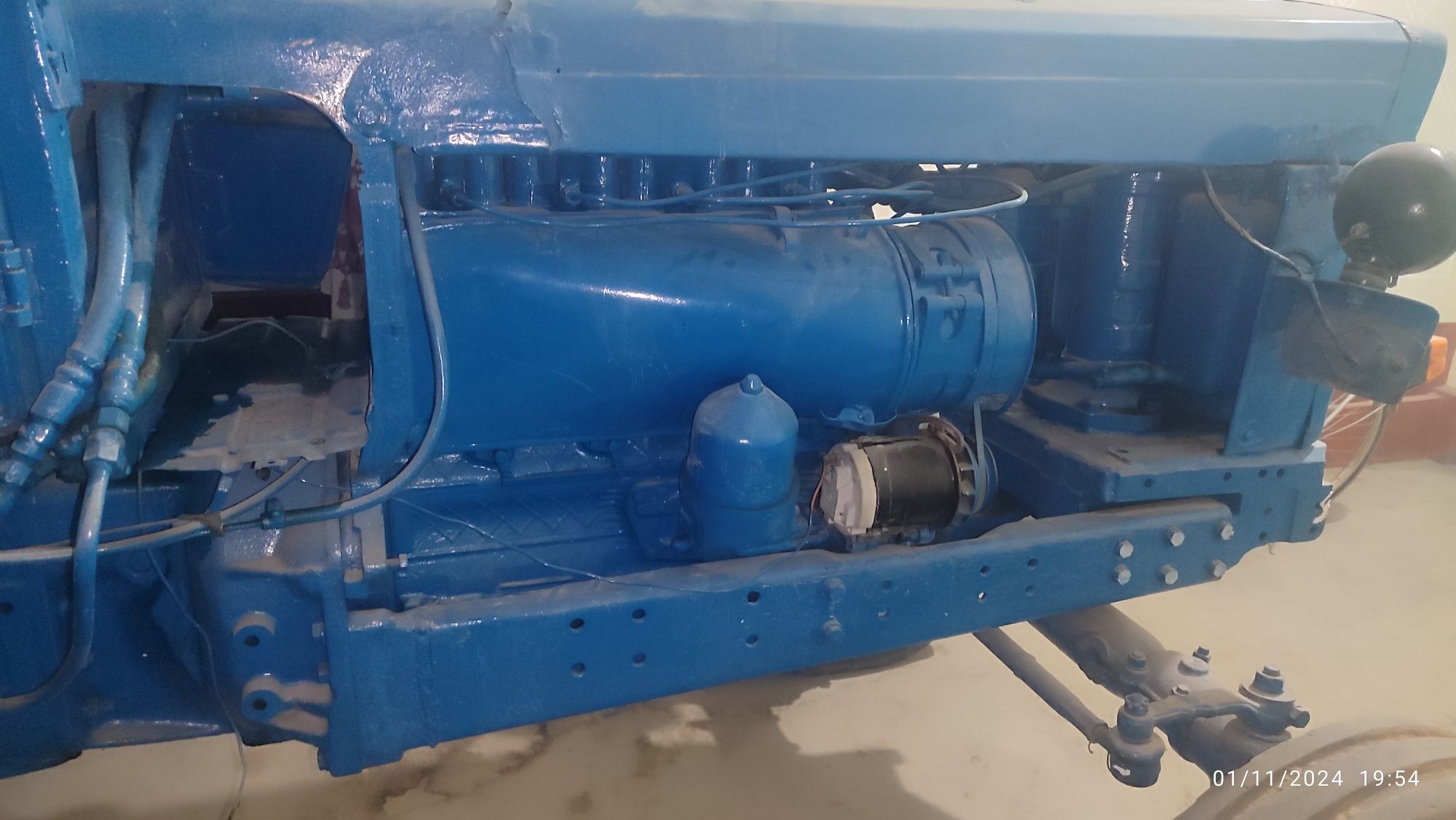 28 traktor sotiladi oladiganlar tel qilina