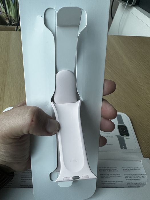 Продавам Apple Watch S9 (9gen) 41mm неизползван