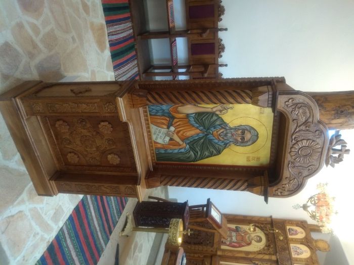 Църковно обзавеждане