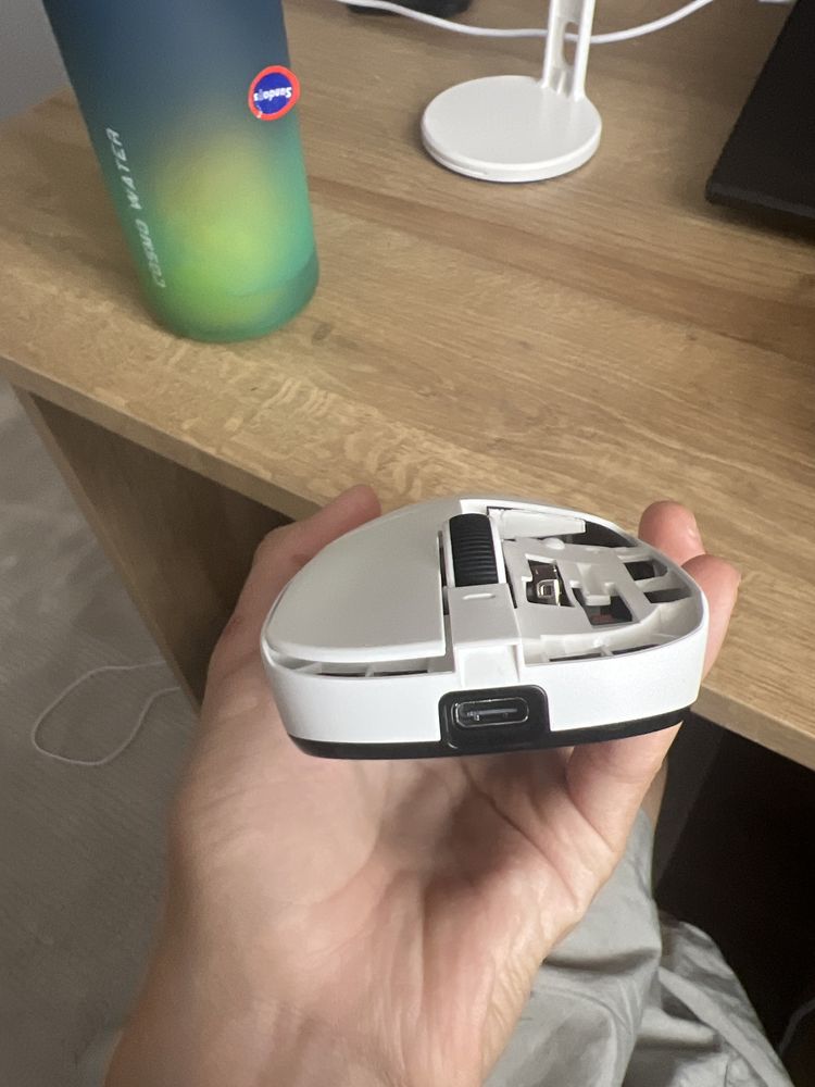 Продам сломанную мышь vxe ri se
