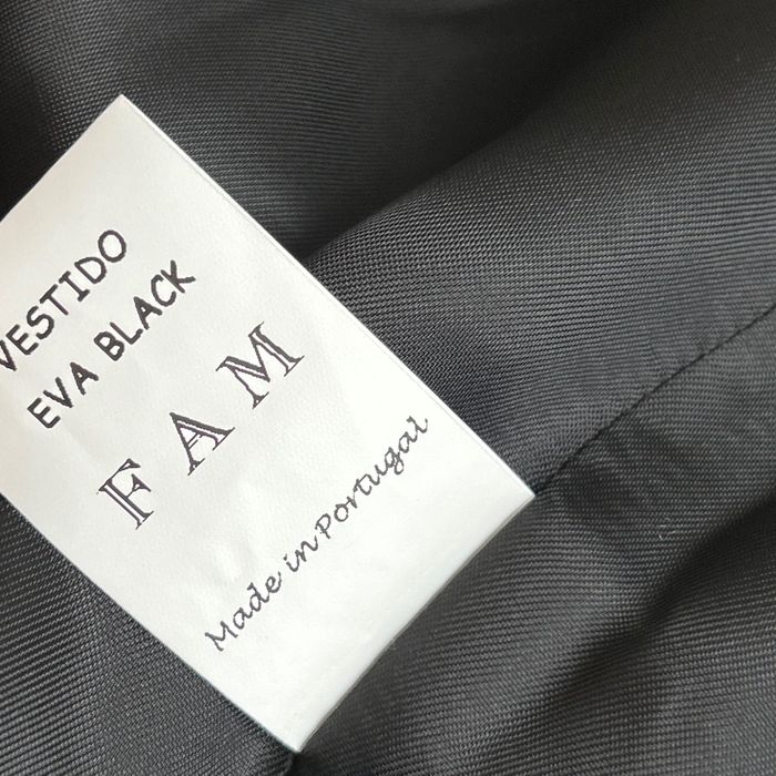 FAM авангардна нтереса черна рокля