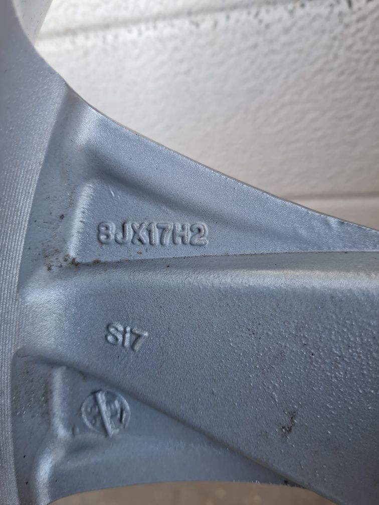 Джанти DBV G. за TOYOTA KIA HYUNDAI MAZDA Nissan R17 5x114.3 ET35 8J