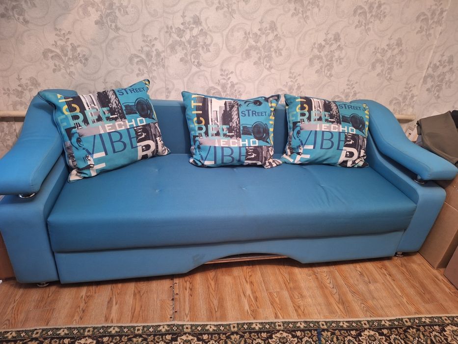 Продам Тахта диван в отличном состоянии. Самовывоз.