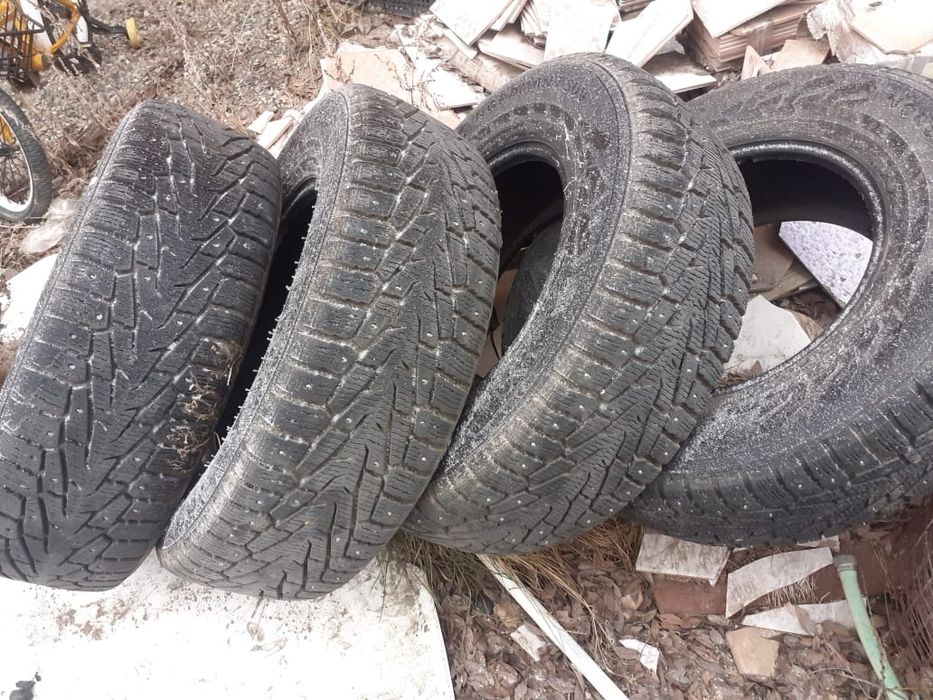 Продам шины комплект