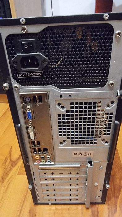 PC i3, 4gb Ram, 2 TB HDD, Monitor 19"