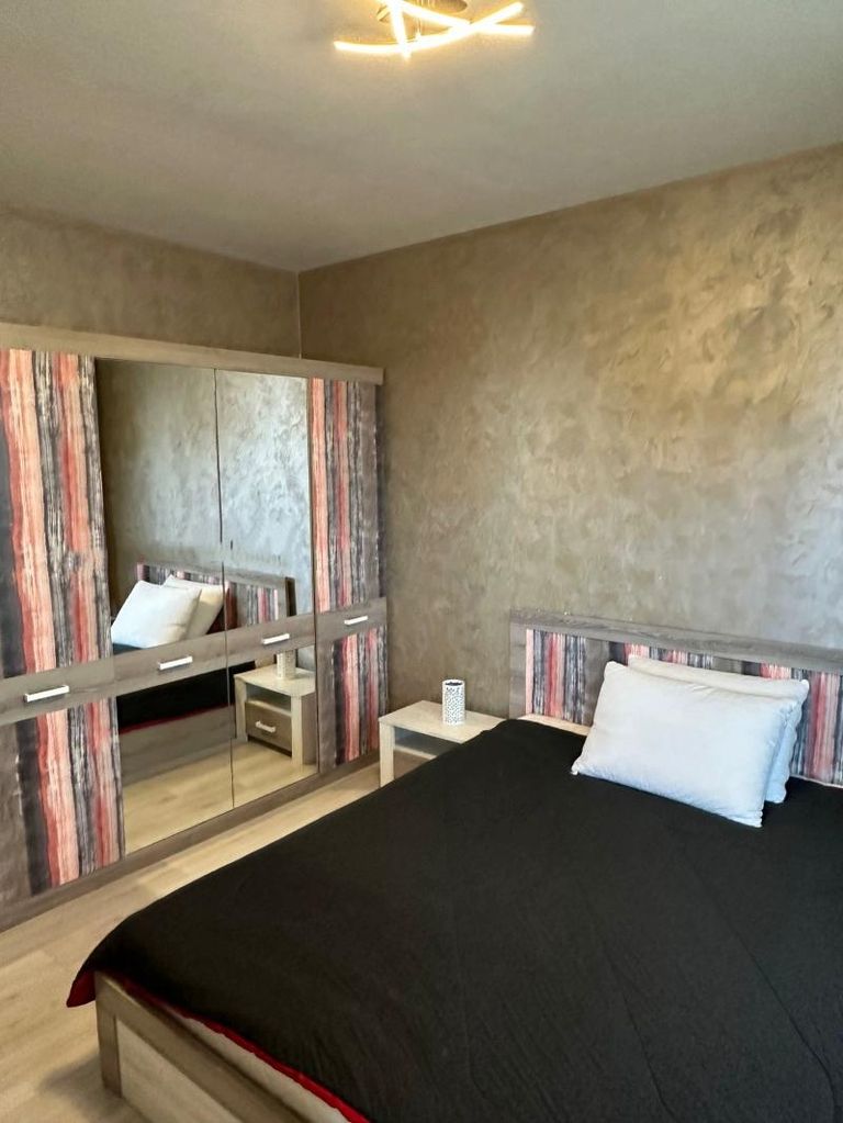 Дава се под наем Тристаен апартамент в София, Витоша - 75 кв.м за 649 € - Снимка #3