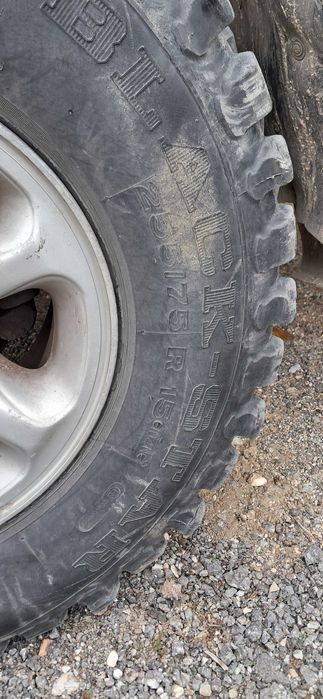 Гуми за кал 31х10.5х15