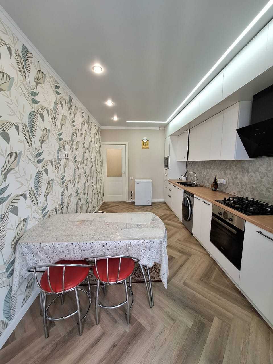 Продаётся 3 комн. квартира, район ЗигЗаг.