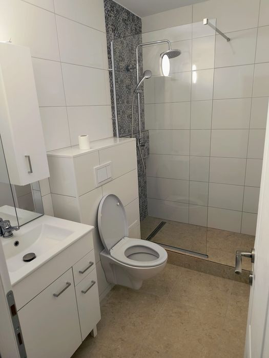 Inchiriez apartament 2 camere decomandate