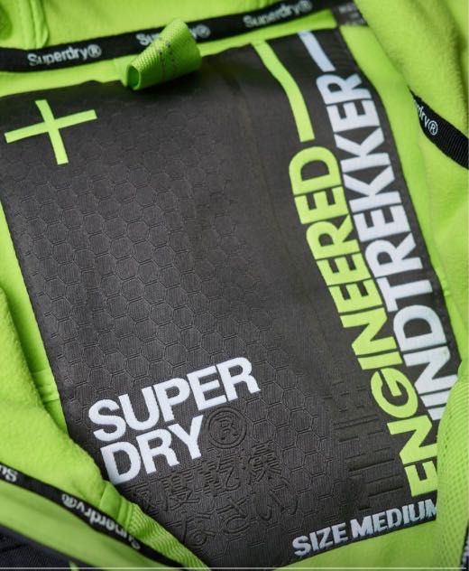 Яке
Superdry Windtrekker