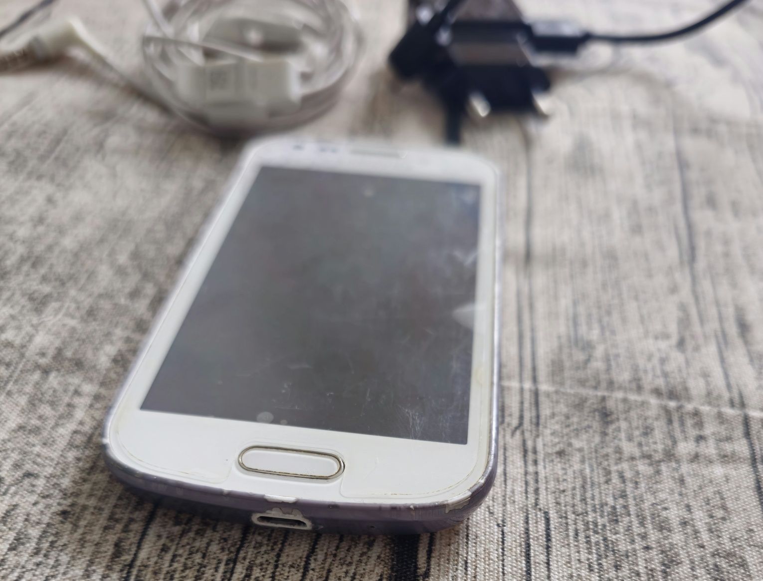Смартфон Samsung Galaxy S Duos GT-S7562 White La Fleur 4GB, бял цвят